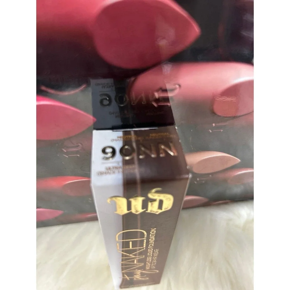 Urban Decay‎ weightless foundation 90nn